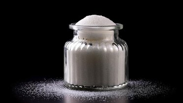 Microplastics analysis in food: assessing human exposure through Raman micro-spectroscopy